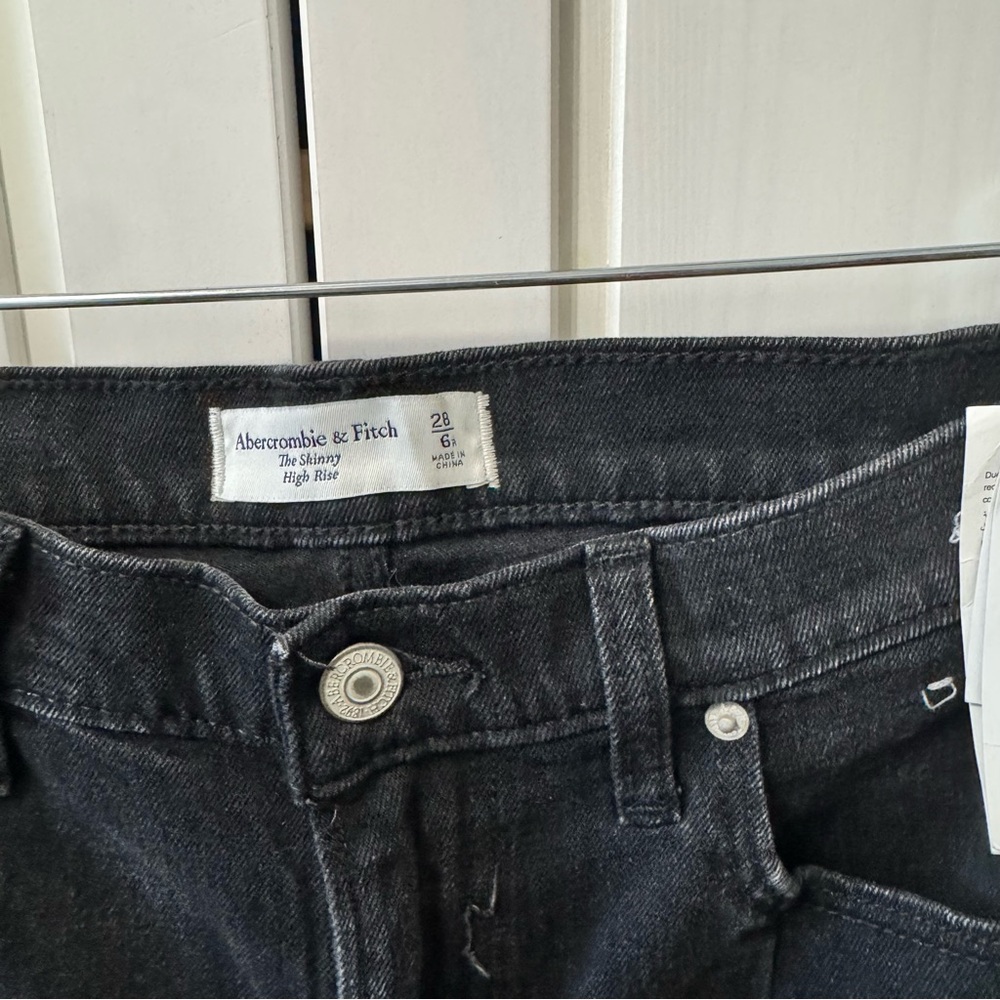 Abercrombie & Fitch Black Split Hem Skinny Jeans 28/6 NWT - Picture 4 of 7